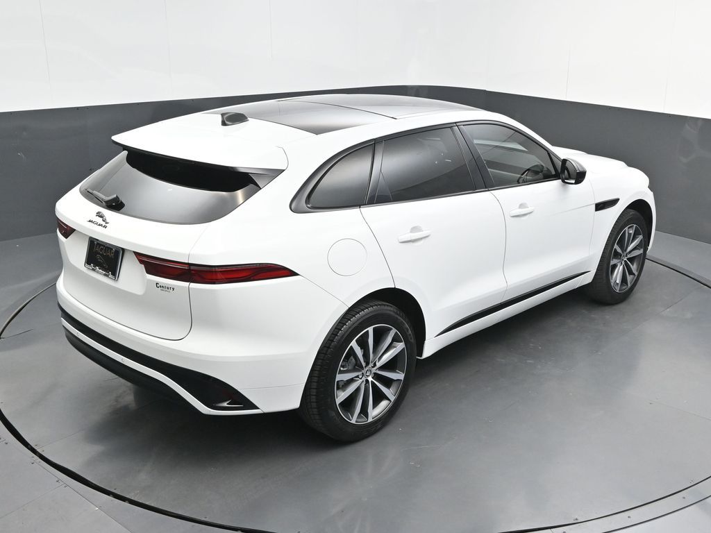2024 Jaguar F-PACE R-Dynamic S - Photo 33