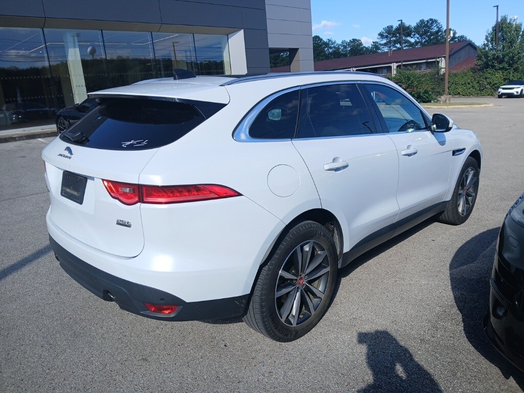 2020 Jaguar F-PACE Prestige photo 2