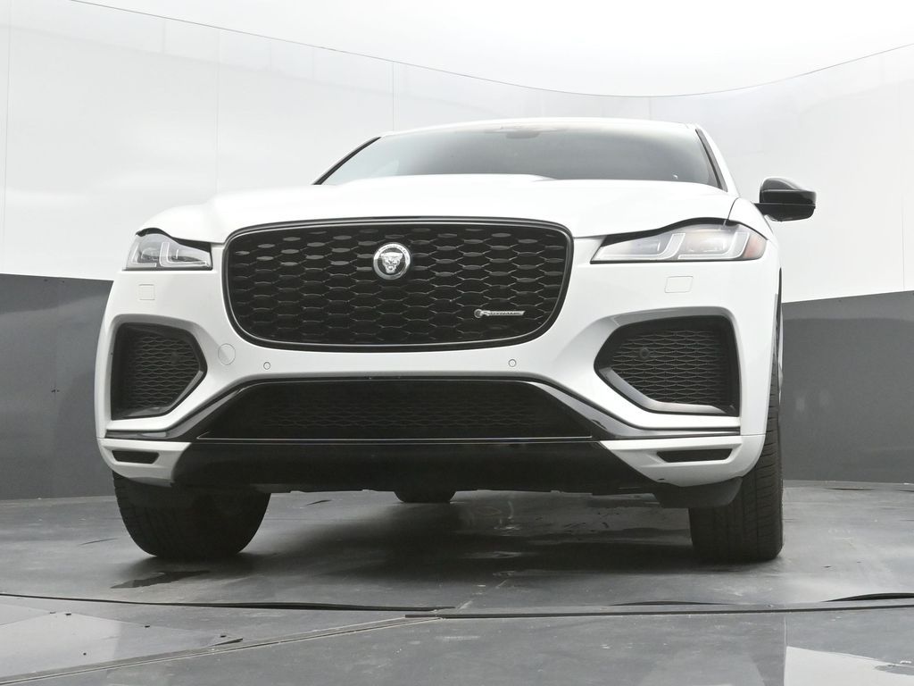 2024 Jaguar F-PACE R-Dynamic S - Photo 44