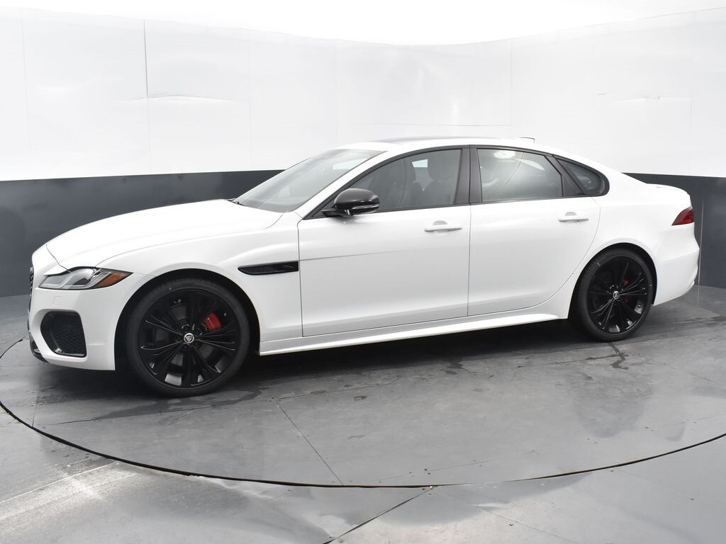 2024 Jaguar XF R-Dynamic SE photo 4