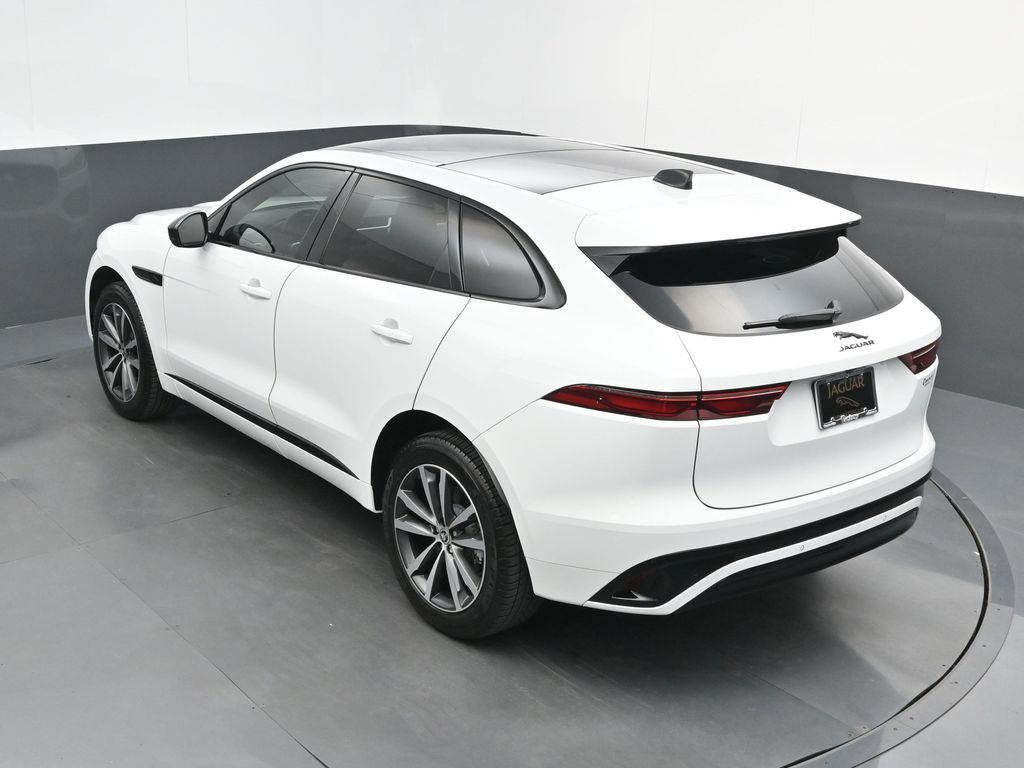 2024 Jaguar F-PACE R-Dynamic S - Photo 31