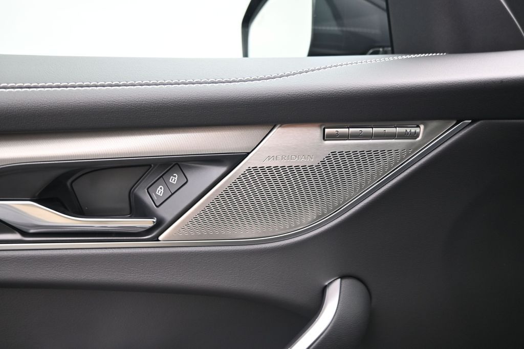 2026 Jaguar F-Pace R-Dynamic S - Photo 21