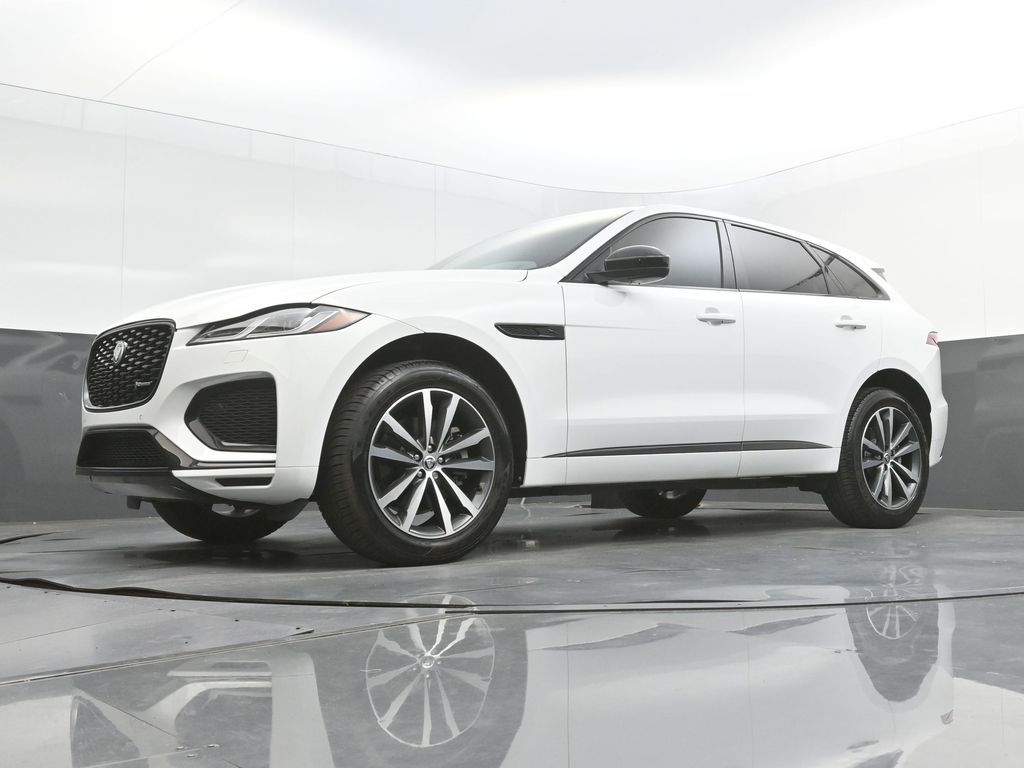 2024 Jaguar F-PACE R-Dynamic S - Photo 37