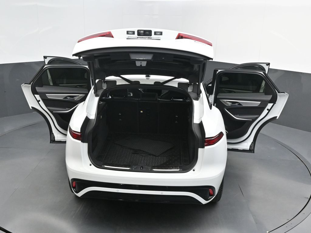 2024 Jaguar F-PACE R-Dynamic S - Photo 47