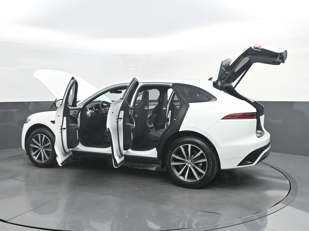 2024 Jaguar F-PACE R-Dynamic S - Photo 46