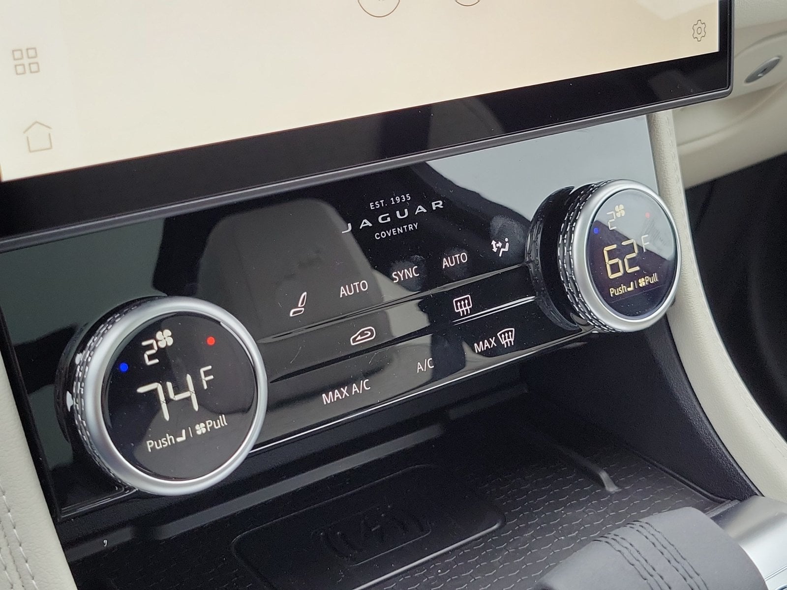 2026 Jaguar F-Pace R-Dynamic S - Photo 28