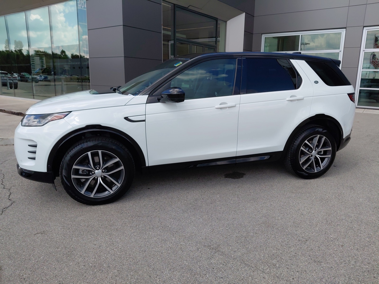2025 Land Rover Discovery Sport SE