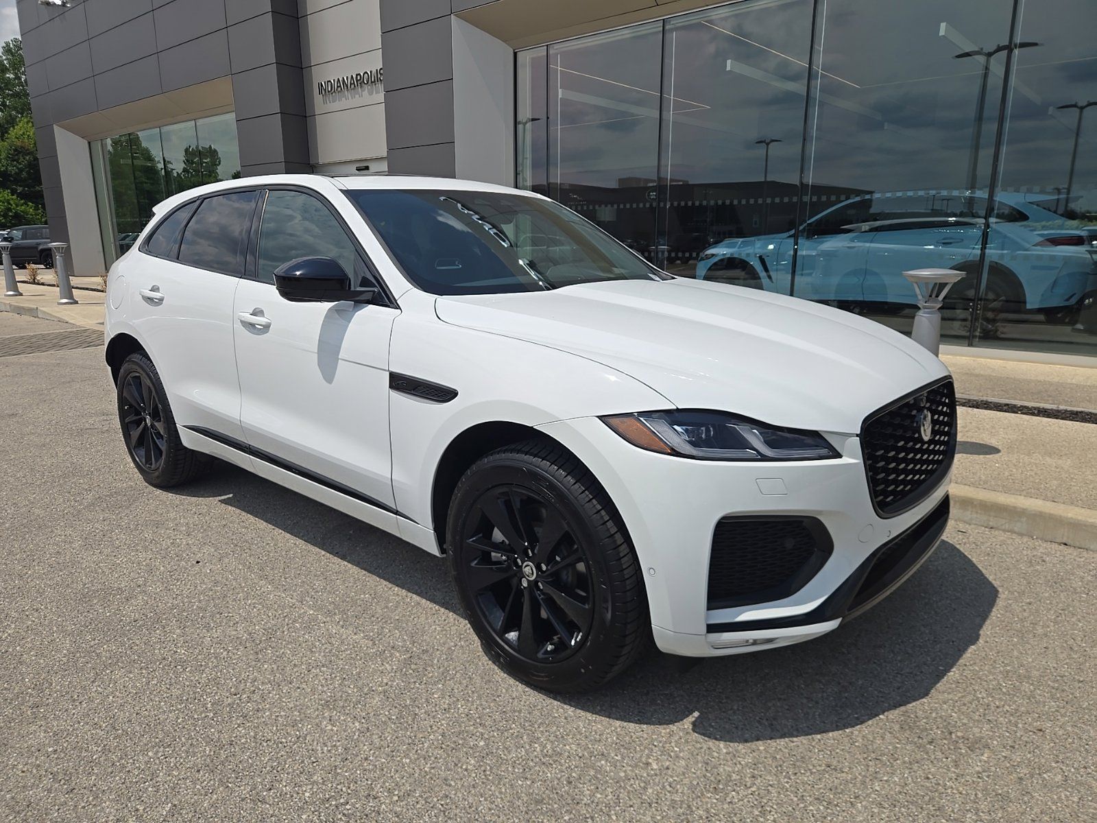 2026 Jaguar F-Pace R-Dynamic S - Photo 8