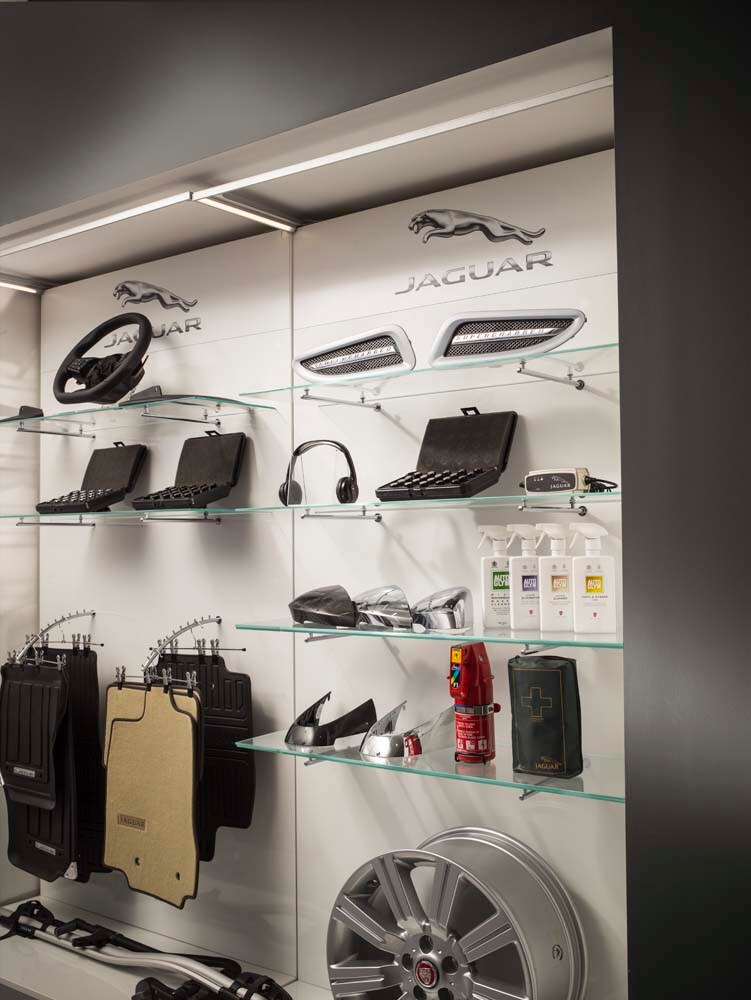 Jaguar_Accessory_03_Showroom.jpg