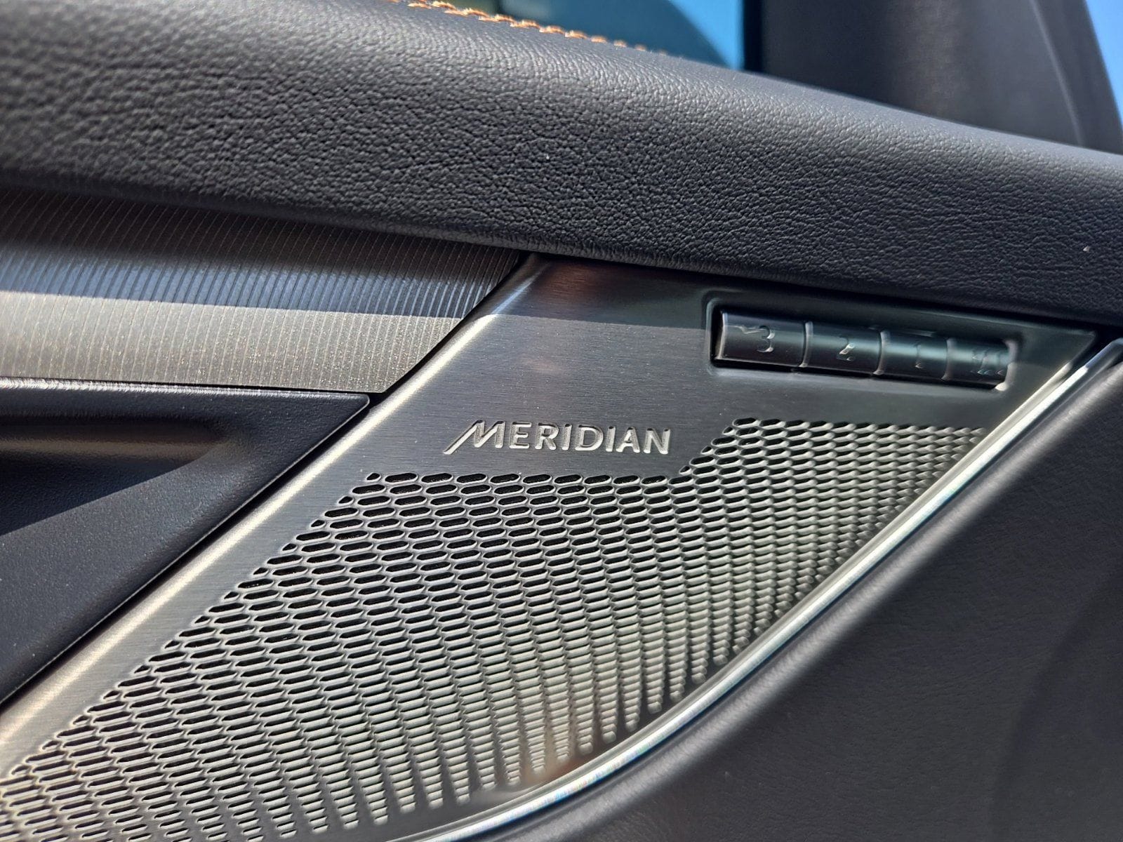 2026 Jaguar F-Pace R-Dynamic S - Photo 23
