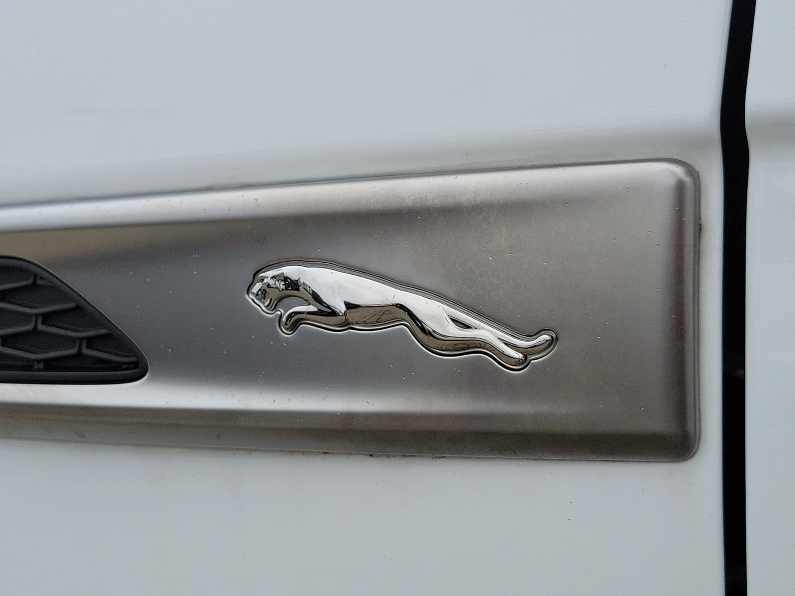 2026 Jaguar F-Pace R-Dynamic S - Photo 7