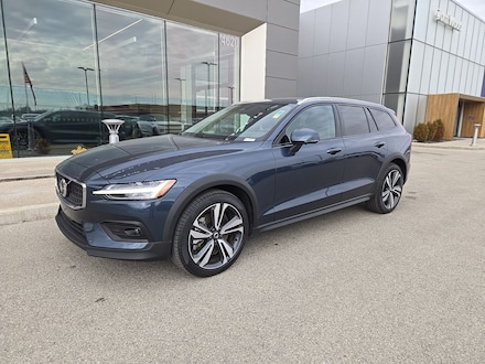2026 Volvo V60 Cross Country B5 Plus Wagon