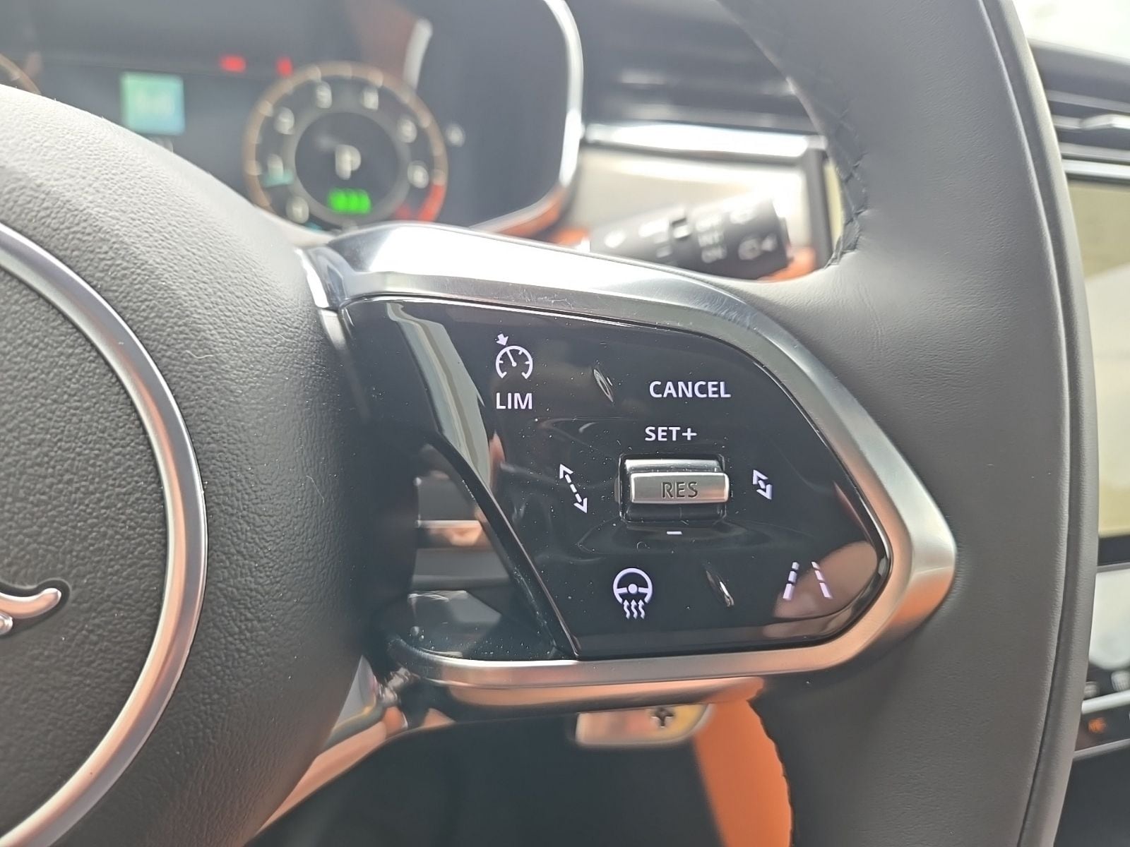 2026 Jaguar F-Pace R-Dynamic S - Photo 39