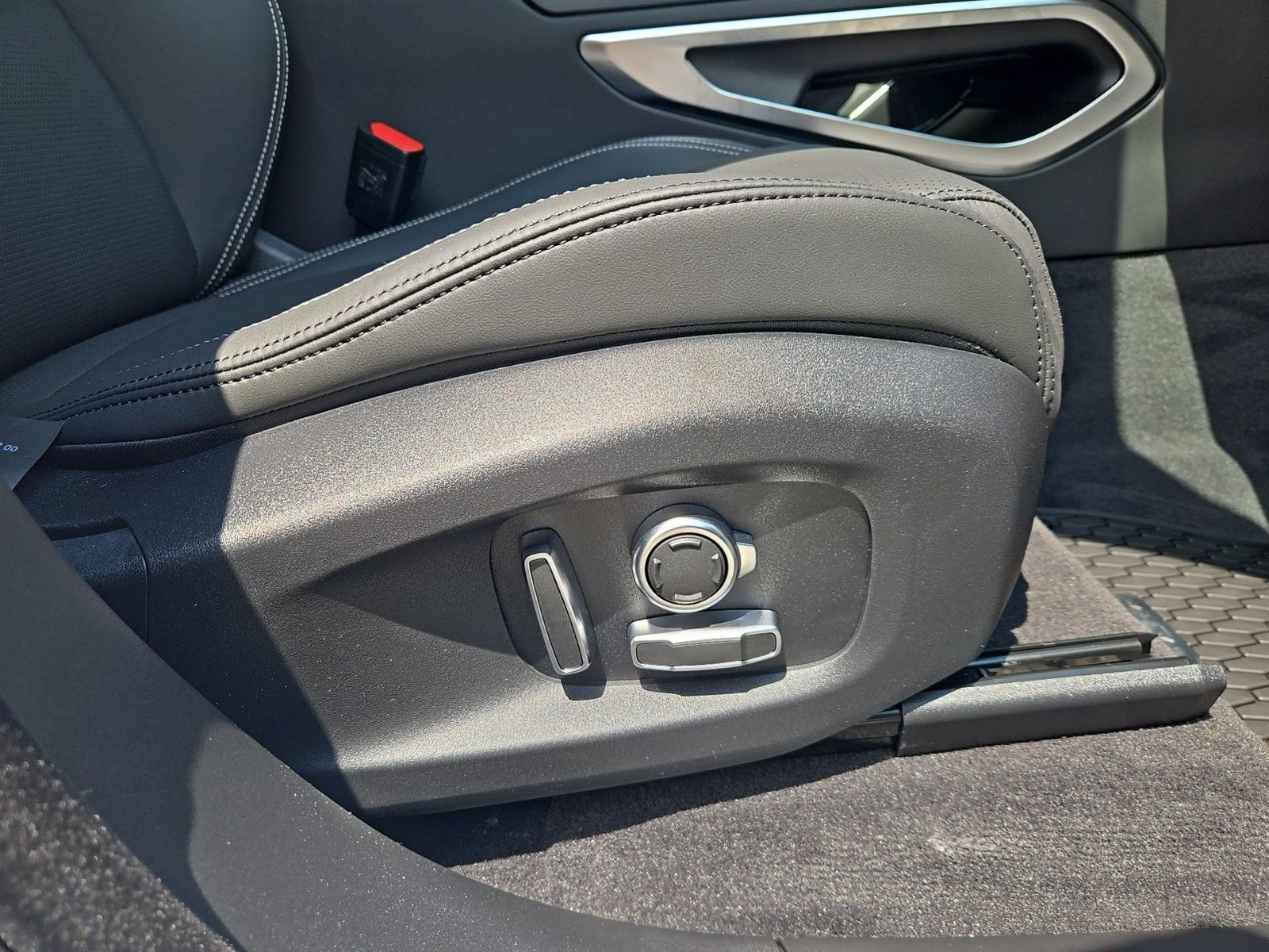 2026 Jaguar F-Pace R-Dynamic S - Photo 27