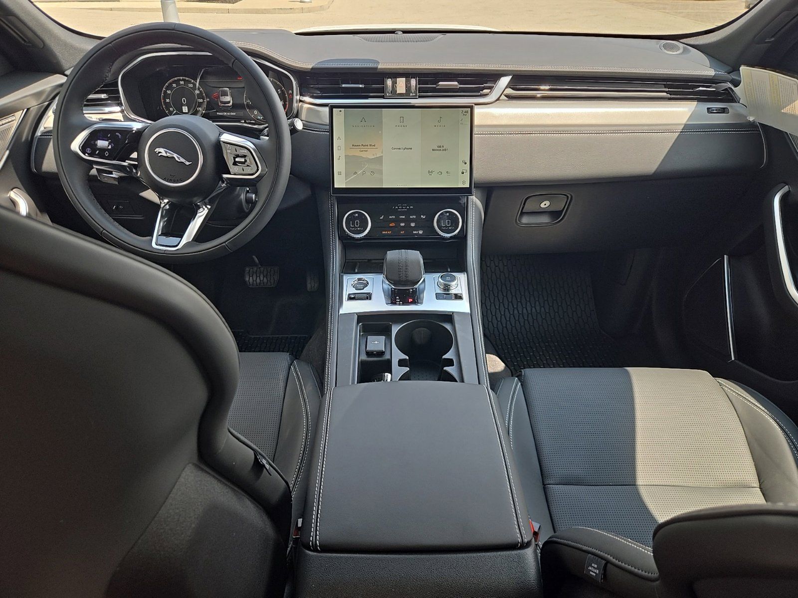 2026 Jaguar F-Pace R-Dynamic S - Photo 35