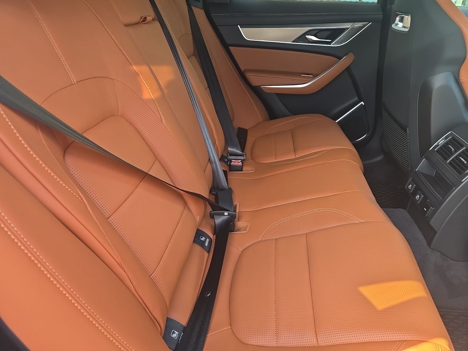 2026 Jaguar F-Pace R-Dynamic S - Photo 31
