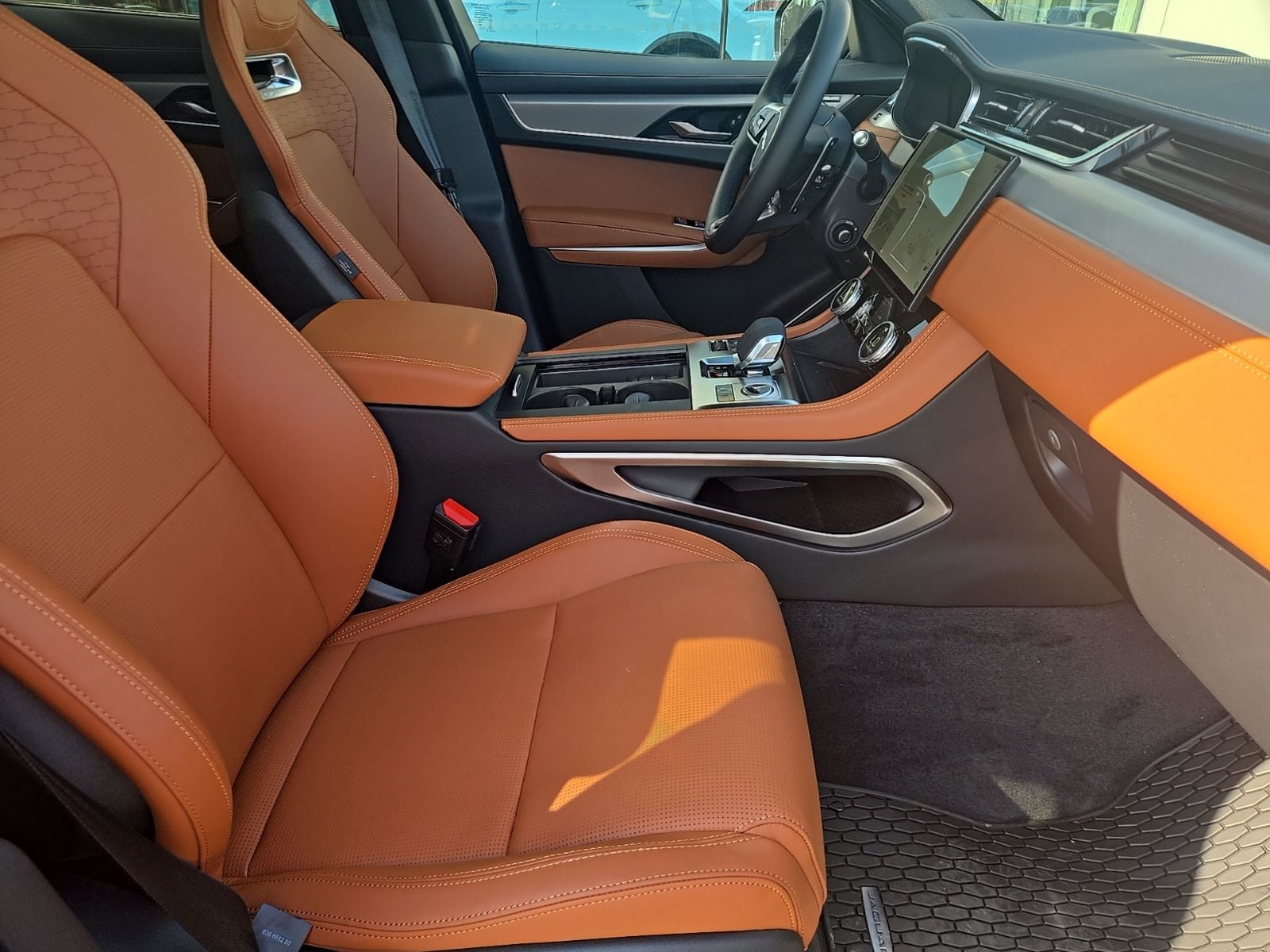 2026 Jaguar F-Pace R-Dynamic S - Photo 28