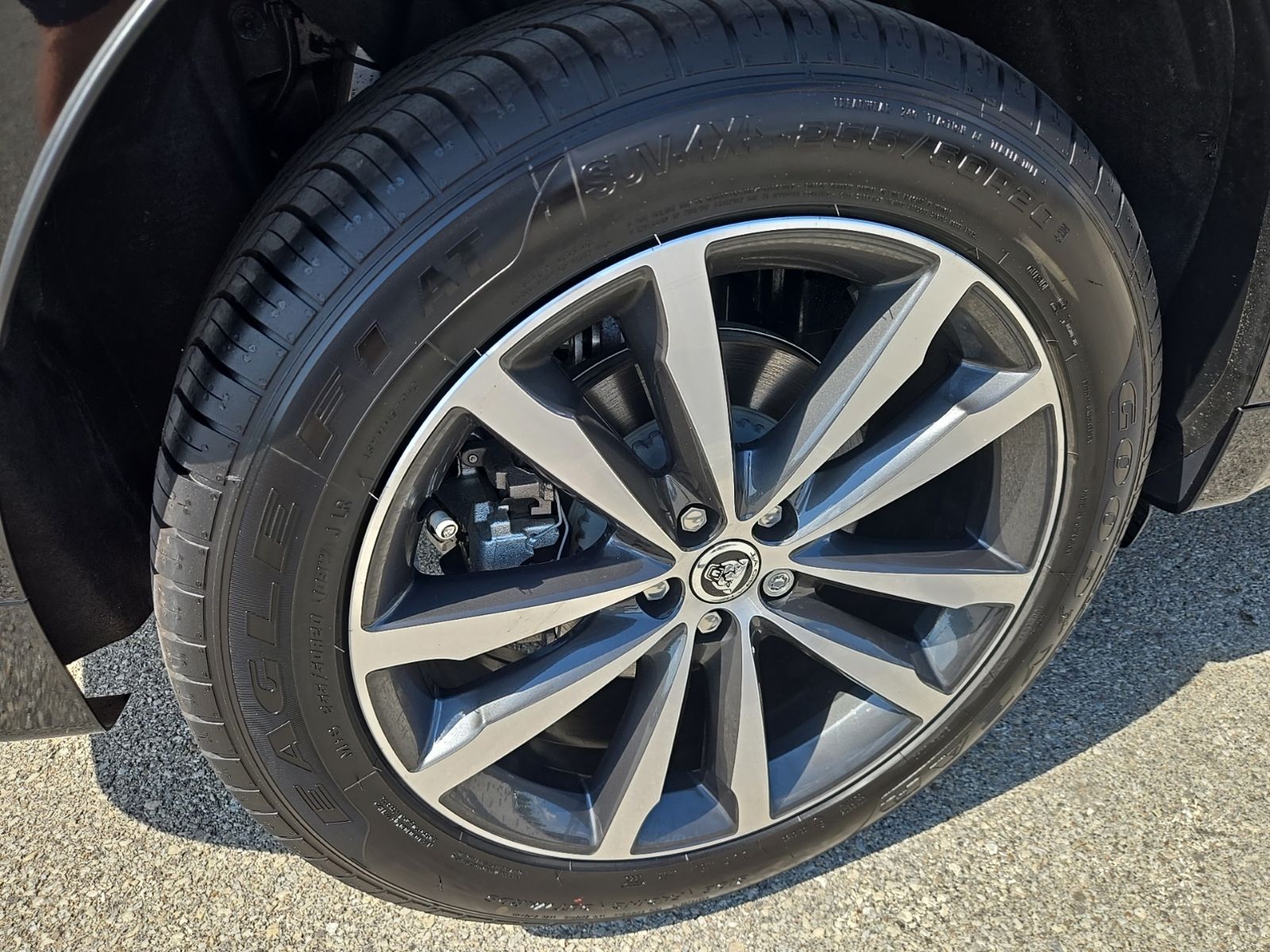 2026 Jaguar F-Pace R-Dynamic S - Photo 19