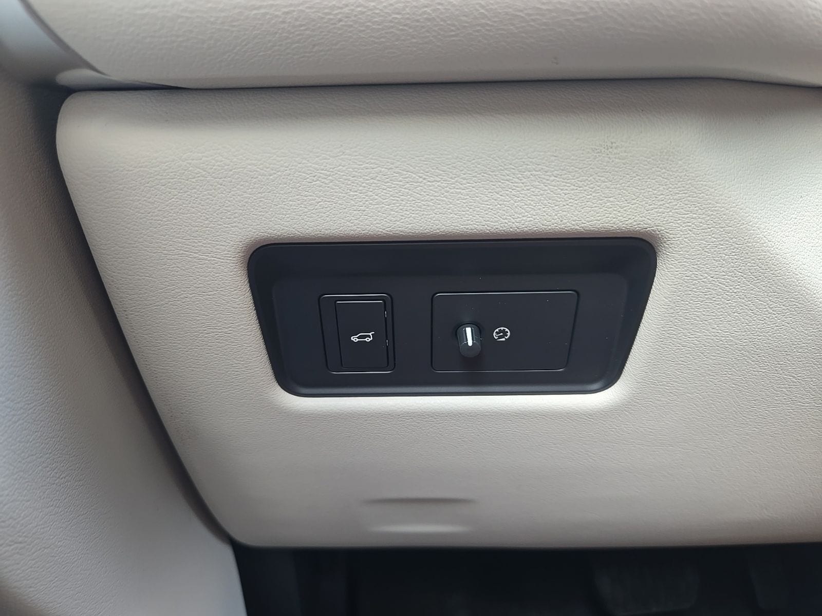 2026 Jaguar F-Pace R-Dynamic S - Photo 39