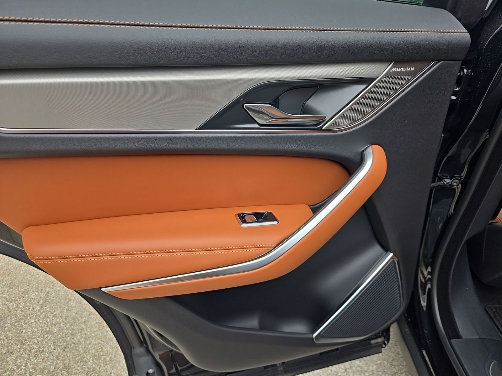 2026 Jaguar F-Pace R-Dynamic S - Photo 32