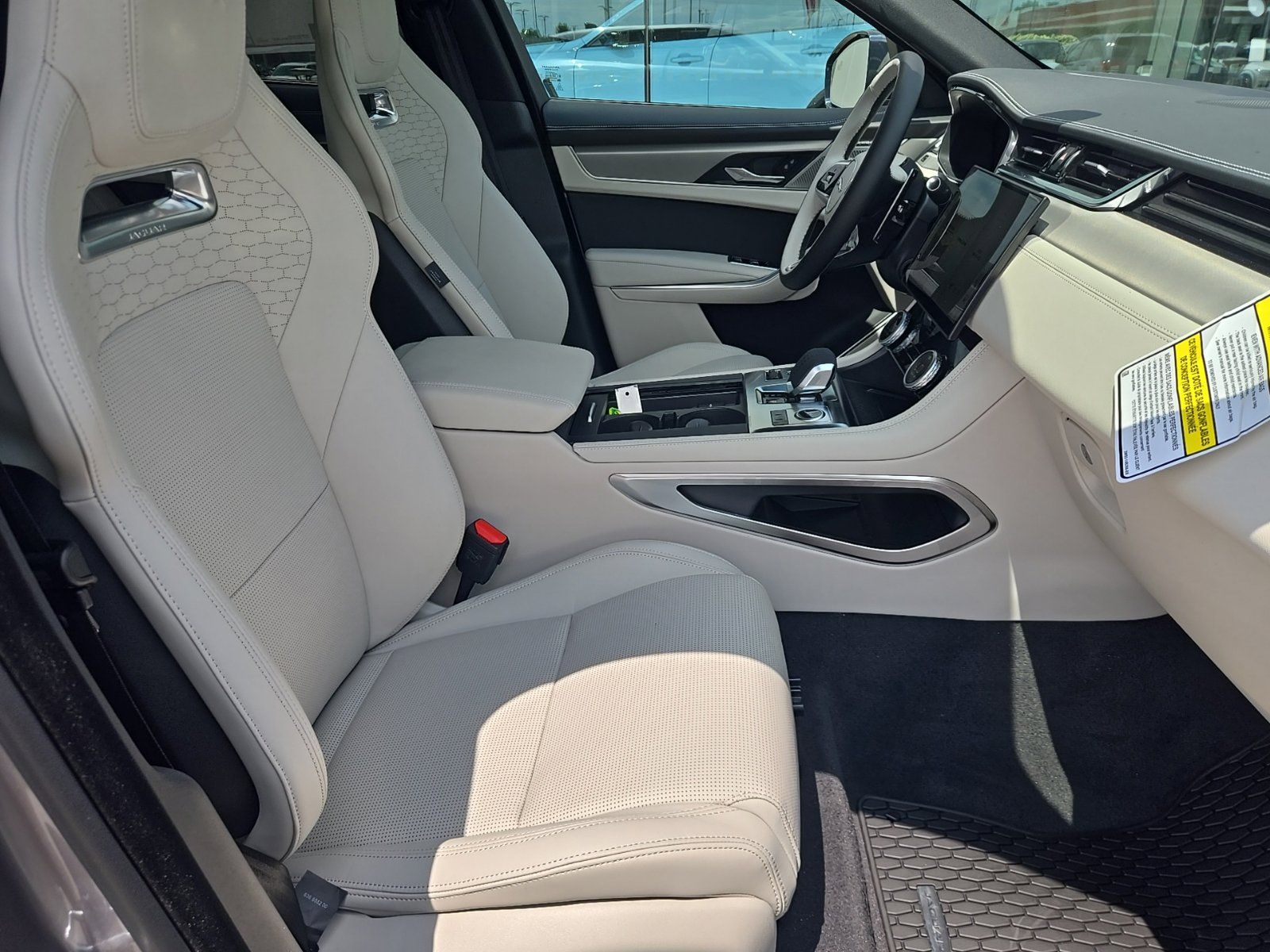 2026 Jaguar F-Pace R-Dynamic S - Photo 28