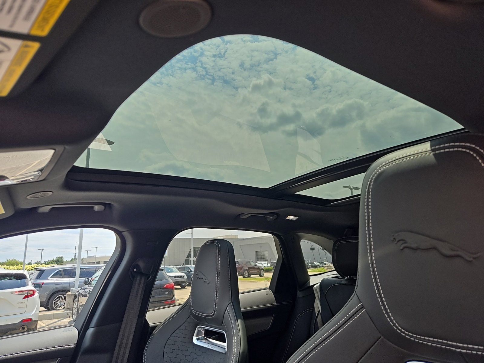2026 Jaguar F-Pace R-Dynamic S - Photo 19