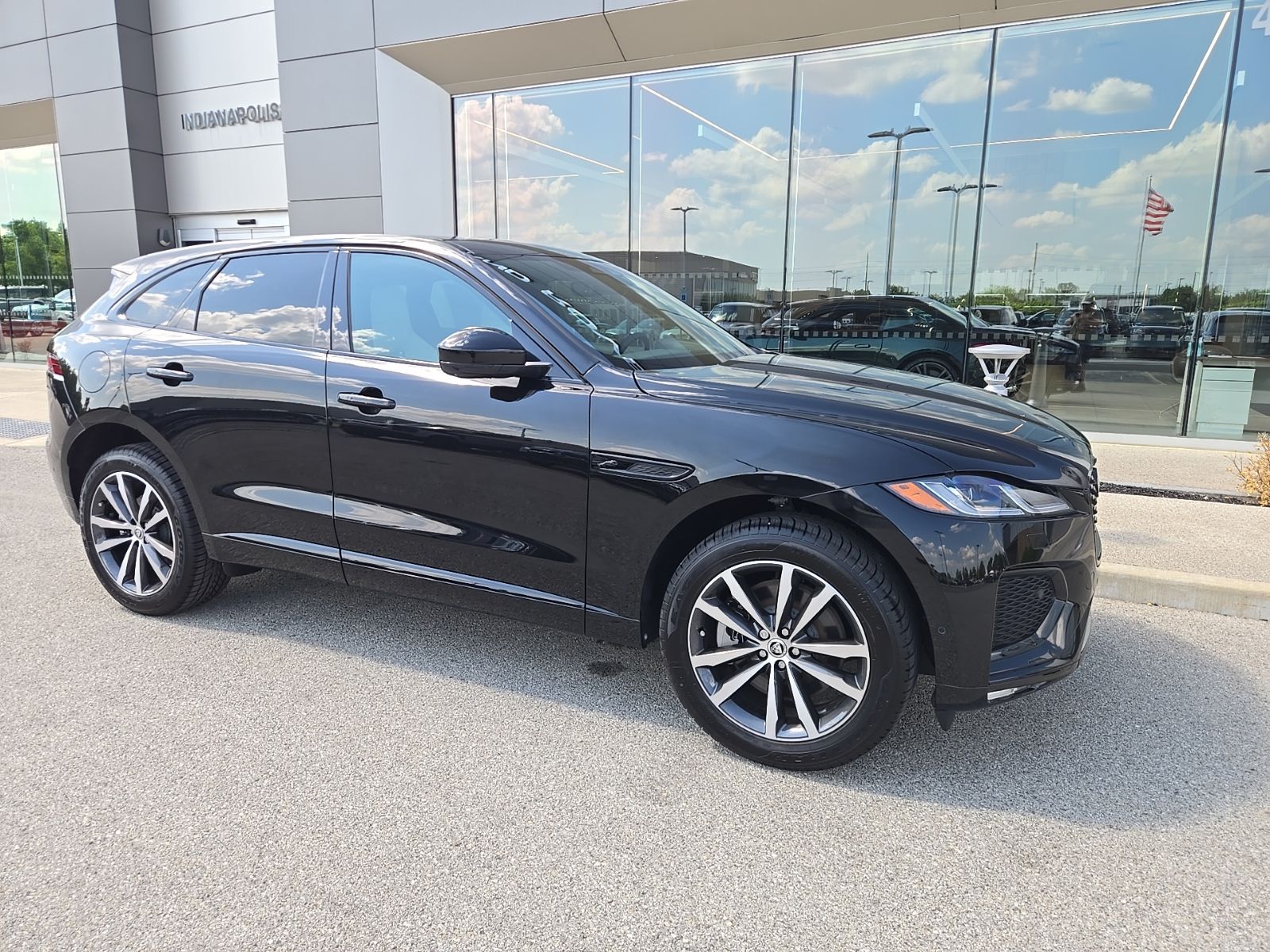 2026 Jaguar F-Pace R-Dynamic S - Photo 8