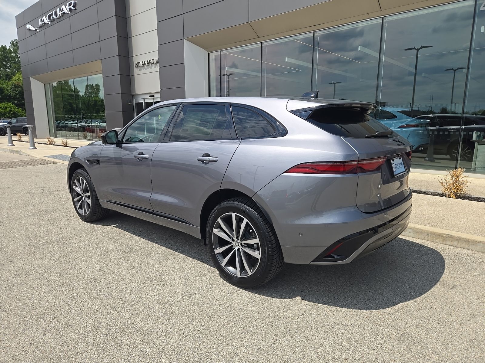 2026 Jaguar F-Pace R-Dynamic S - Photo 7