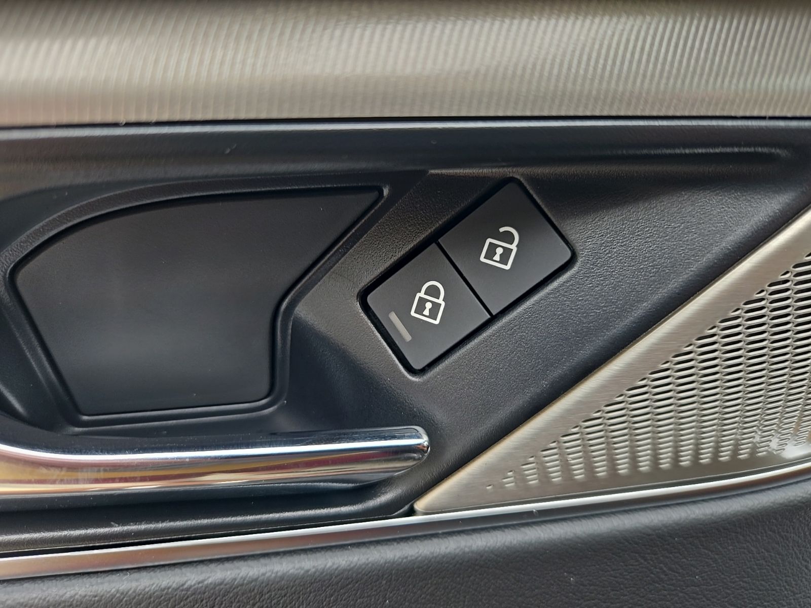 2026 Jaguar F-Pace R-Dynamic S - Photo 26
