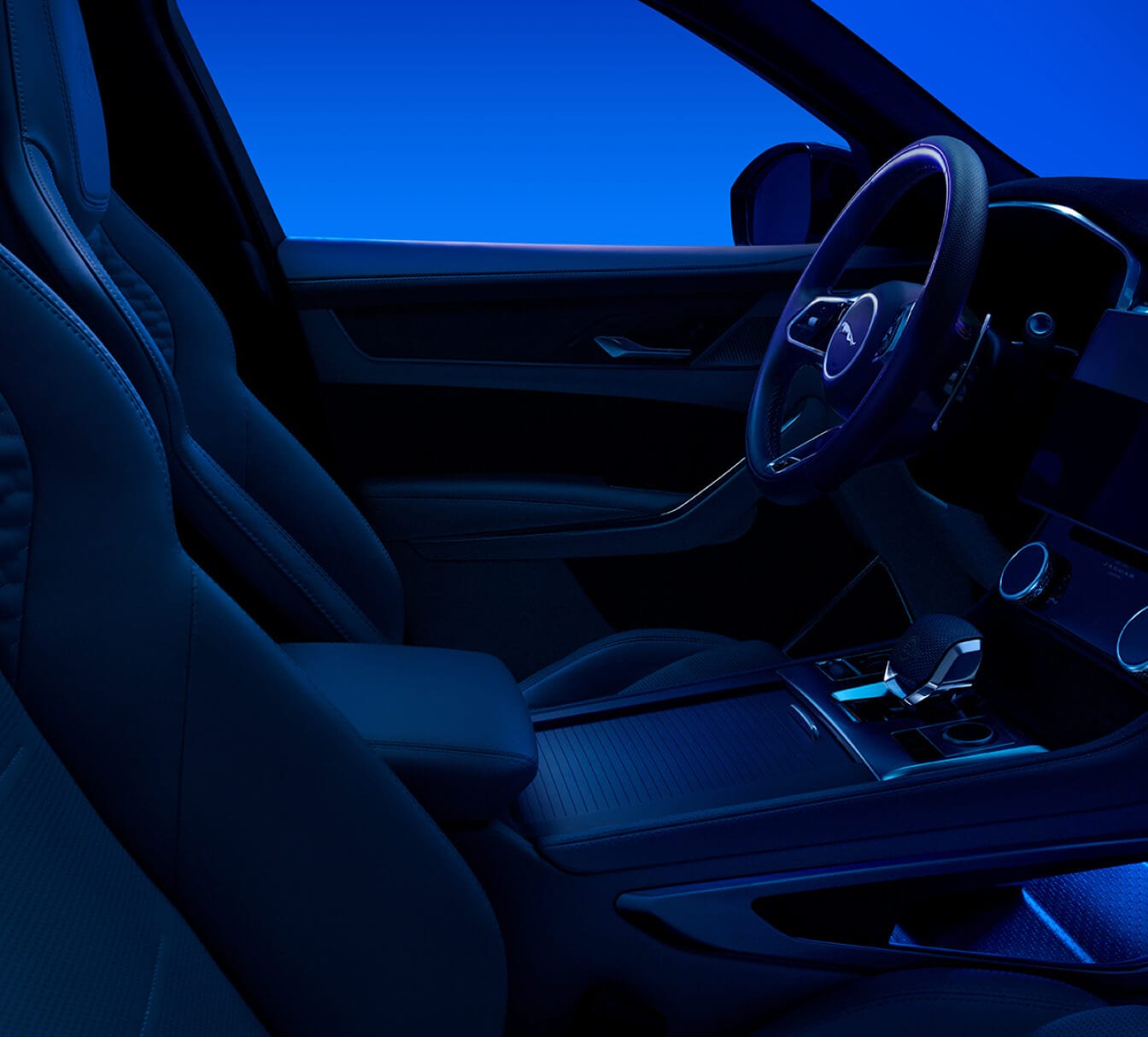 2024 JAGUAR F-PACE CARGO SPACE