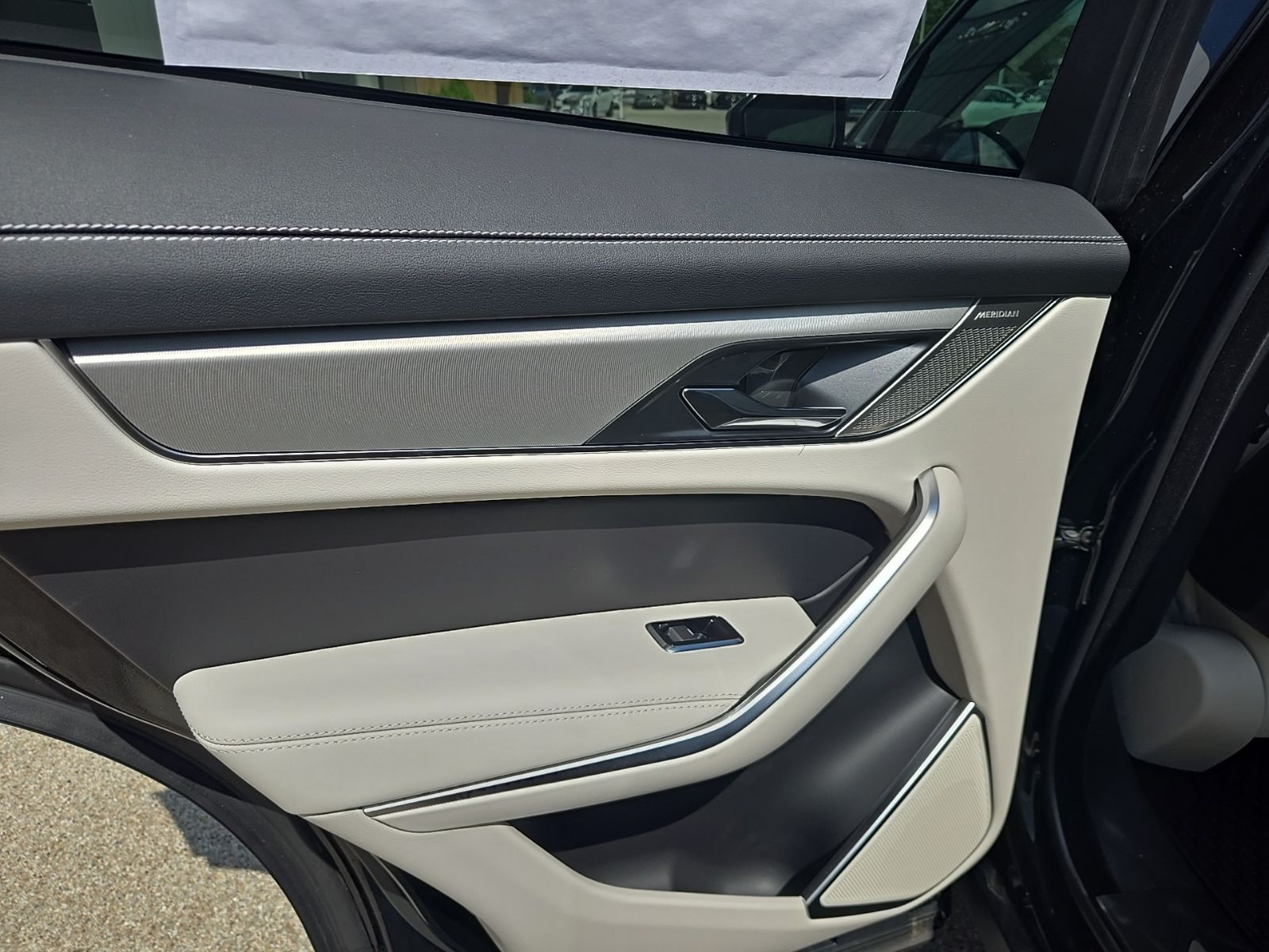 2026 Jaguar F-Pace R-Dynamic S - Photo 34