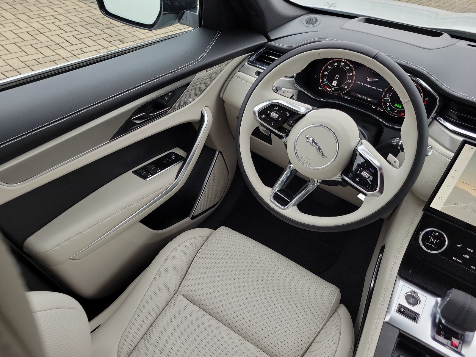 2026 Jaguar F-Pace R-Dynamic S - Photo 14