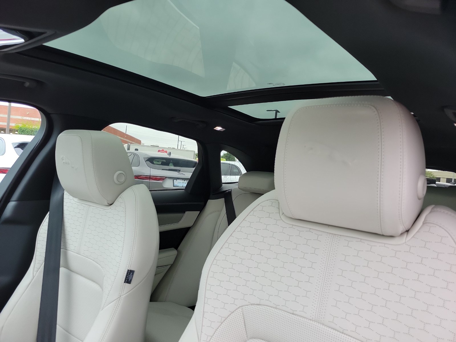 2026 Jaguar F-Pace R-Dynamic S - Photo 18