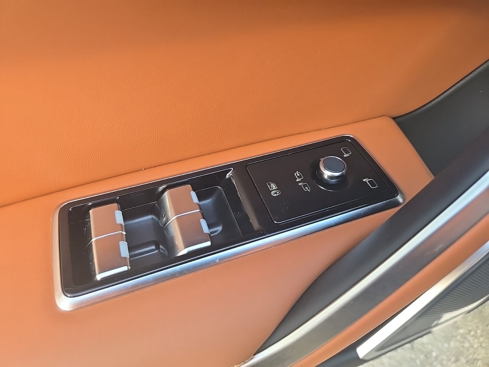 2026 Jaguar F-Pace R-Dynamic S - Photo 23