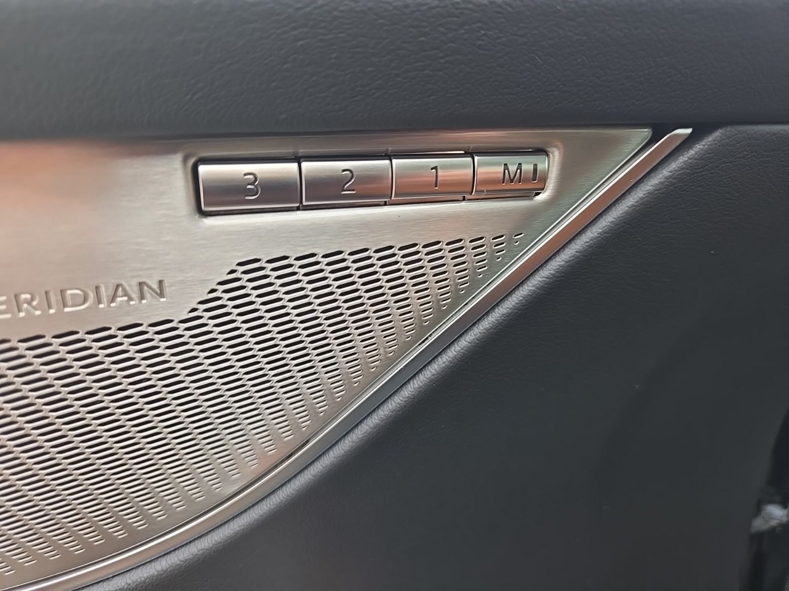 2026 Jaguar F-Pace R-Dynamic S - Photo 25