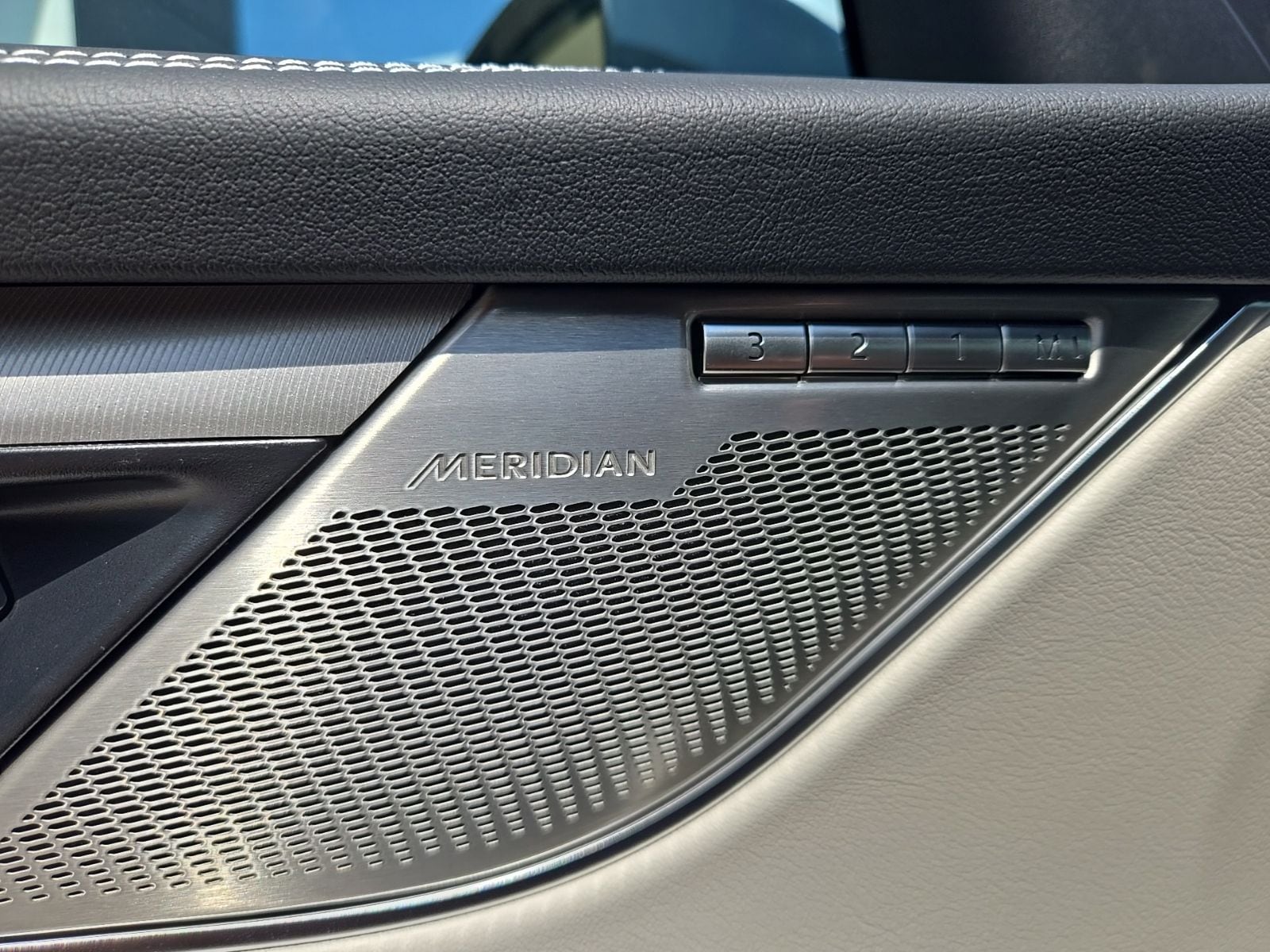 2026 Jaguar F-Pace R-Dynamic S - Photo 24
