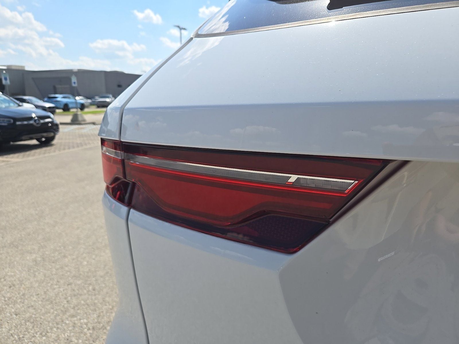 2026 Jaguar F-Pace R-Dynamic S - Photo 8
