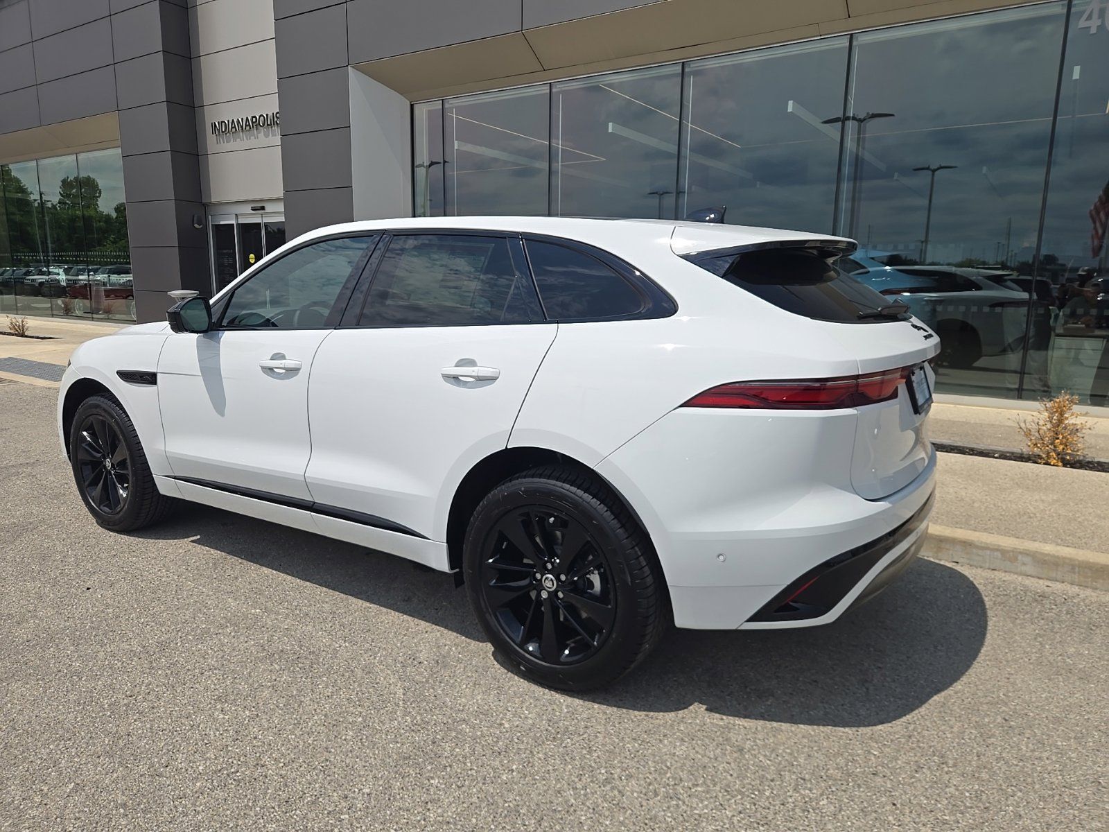 2026 Jaguar F-Pace R-Dynamic S - Photo 7