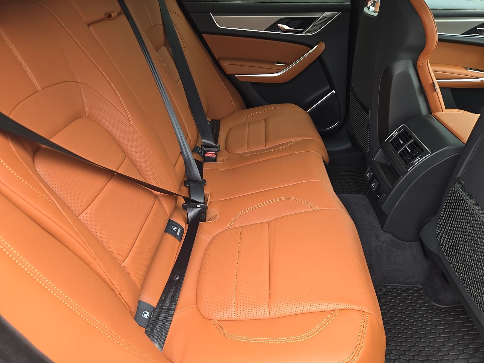 2026 Jaguar F-Pace R-Dynamic S - Photo 29