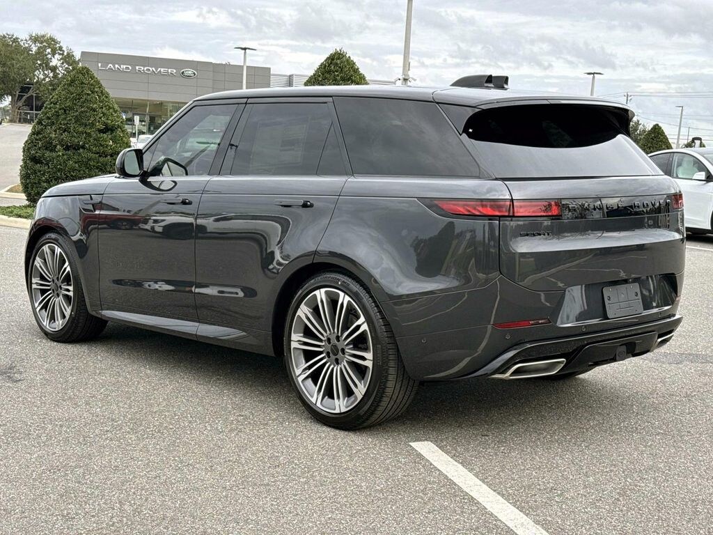 New 2026 Land Rover Range Rover Sport Dynamic SE SUV