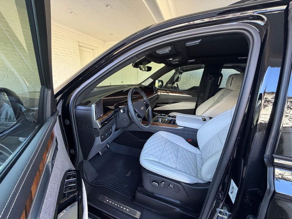 Used 2025 Cadillac Escalade Sport Platinum SUV