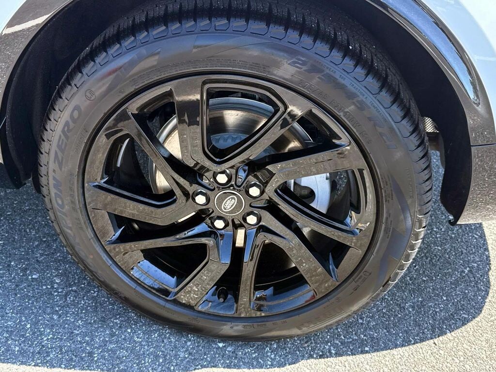 New 2025 Land Rover Discovery Dynamic SE SUV