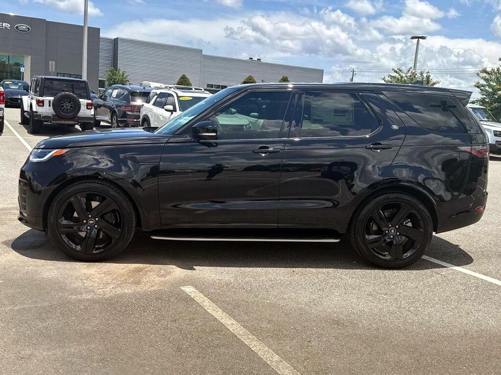 New 2025 Land Rover Discovery Dynamic SE SUV