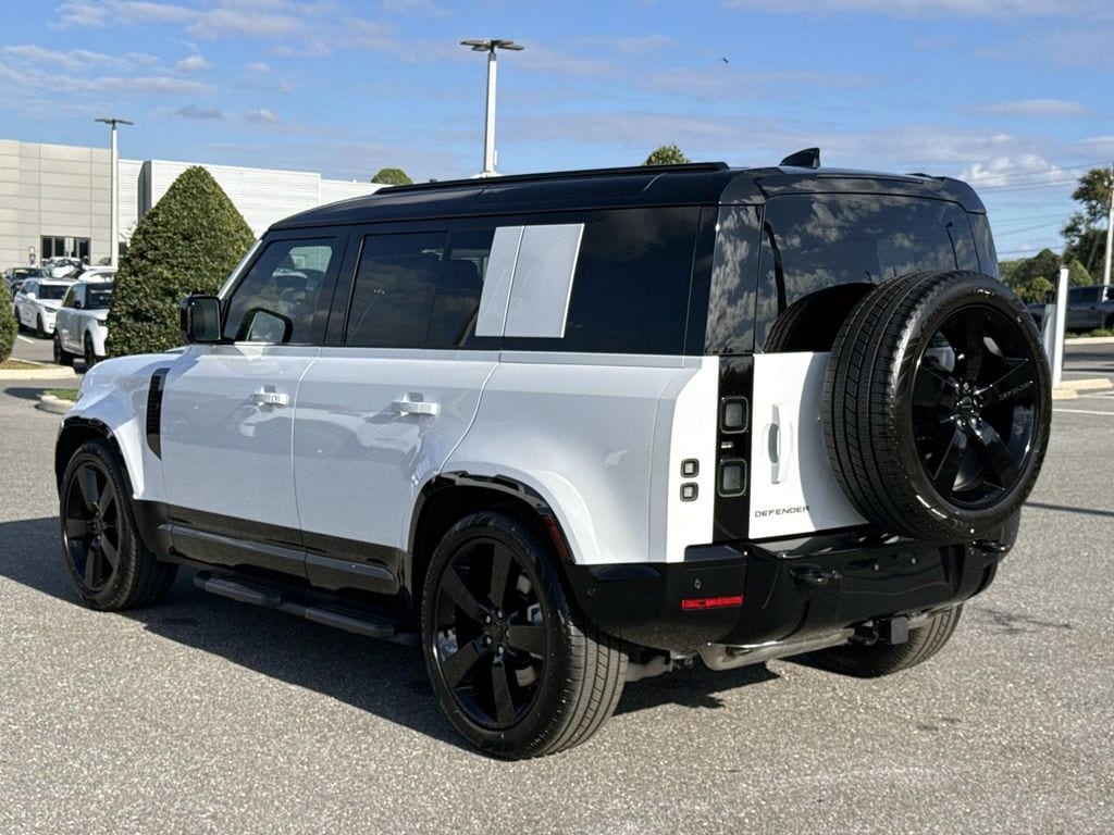 New 2026 Land Rover Defender 110 X-Dynamic SE SUV