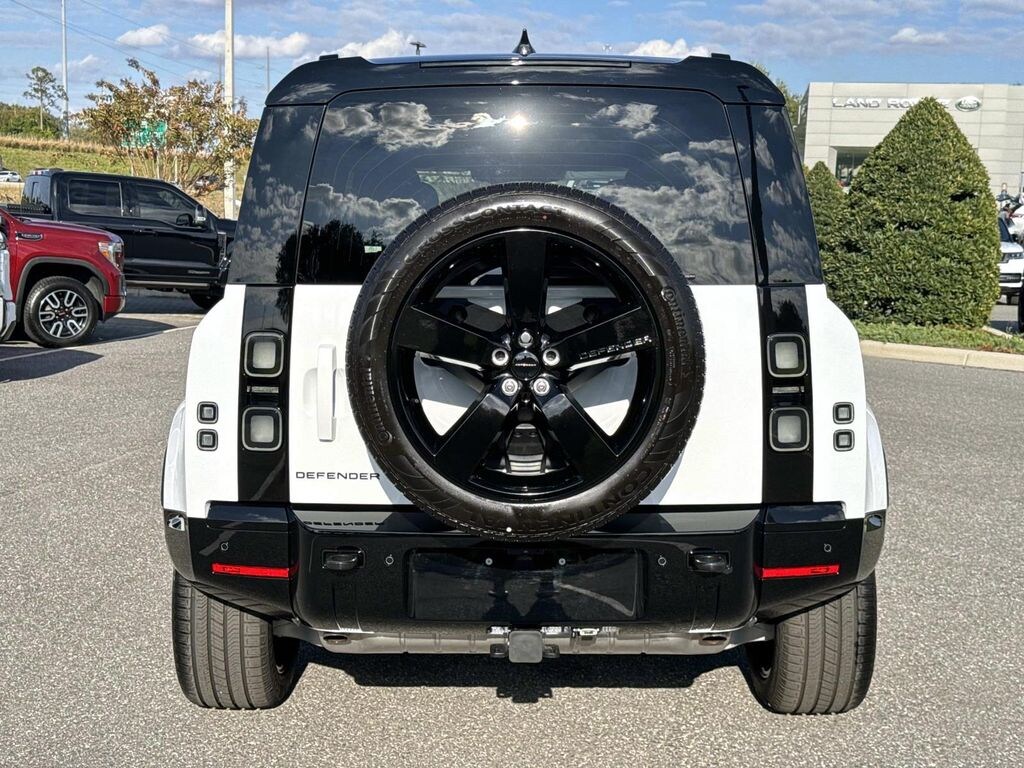 New 2026 Land Rover Defender 110 X-Dynamic SE SUV