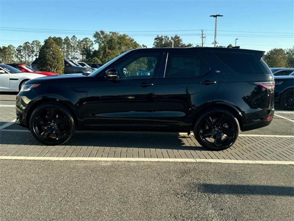 Used 2025 Land Rover Discovery Dynamic SE SUV