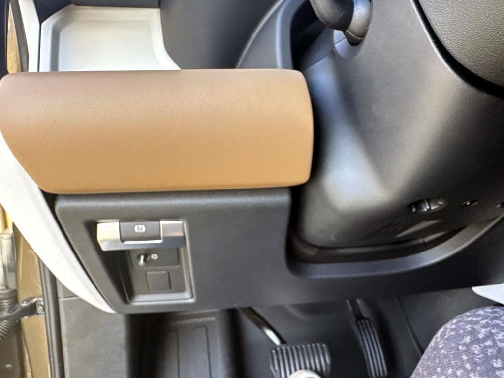 2026 Land Rover Defender S - Photo 28