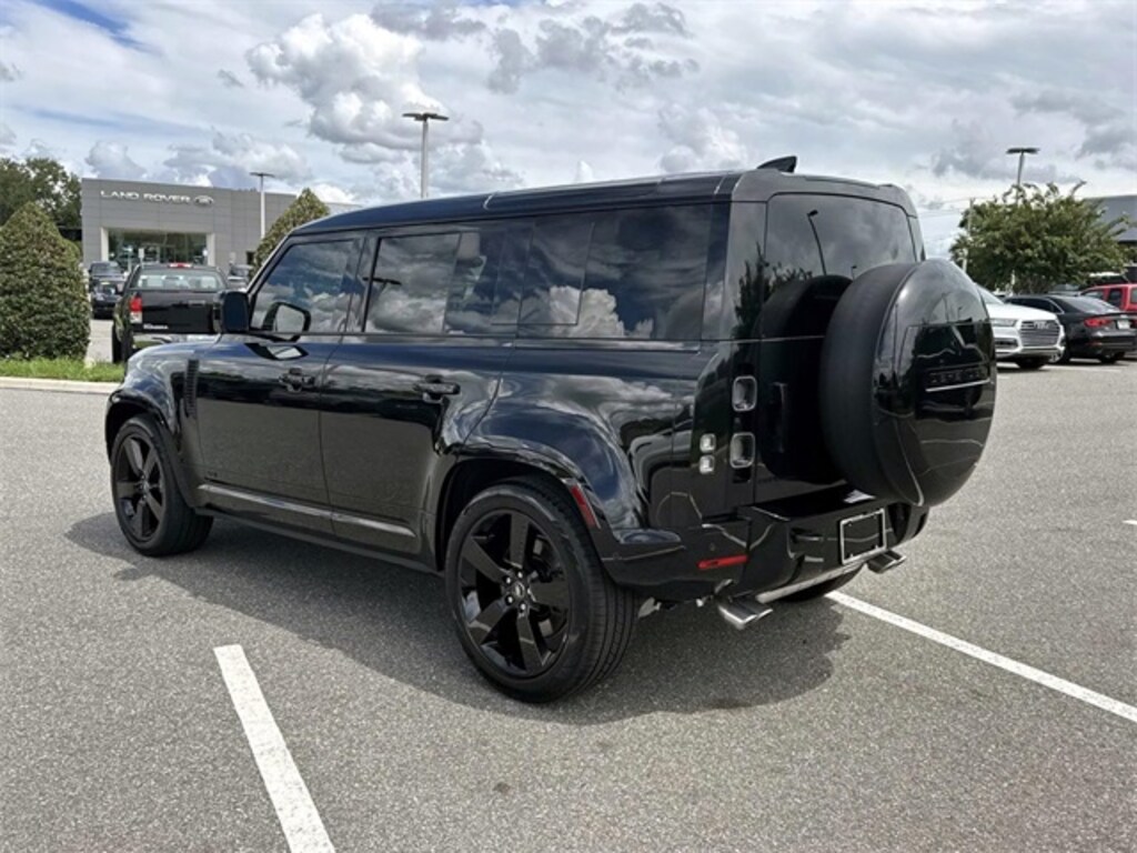 Used 2025 Land Rover Defender 110 V8 SUV