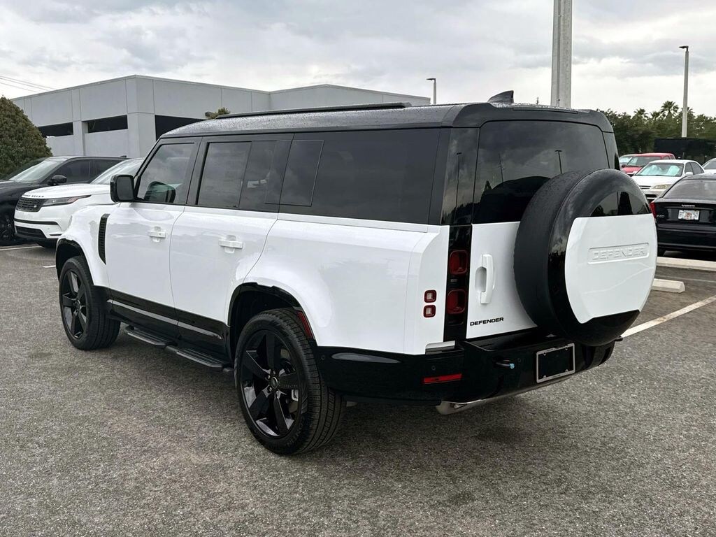 New 2025 Land Rover Defender 130 X-Dynamic SE SUV