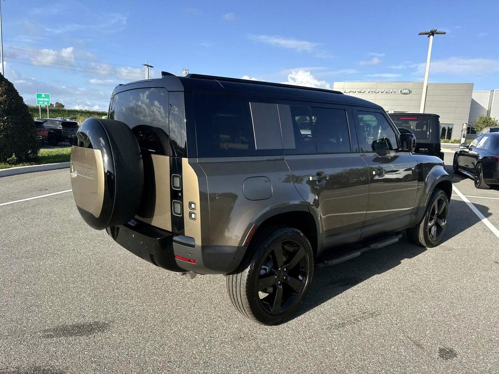 2026 Land Rover Defender S - Photo 6